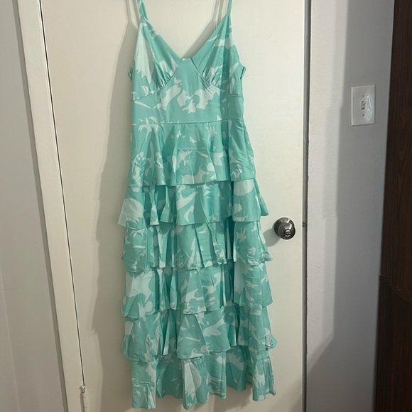 Tiered Ruffle Dress Brand new never worn - Picture 1 of 2